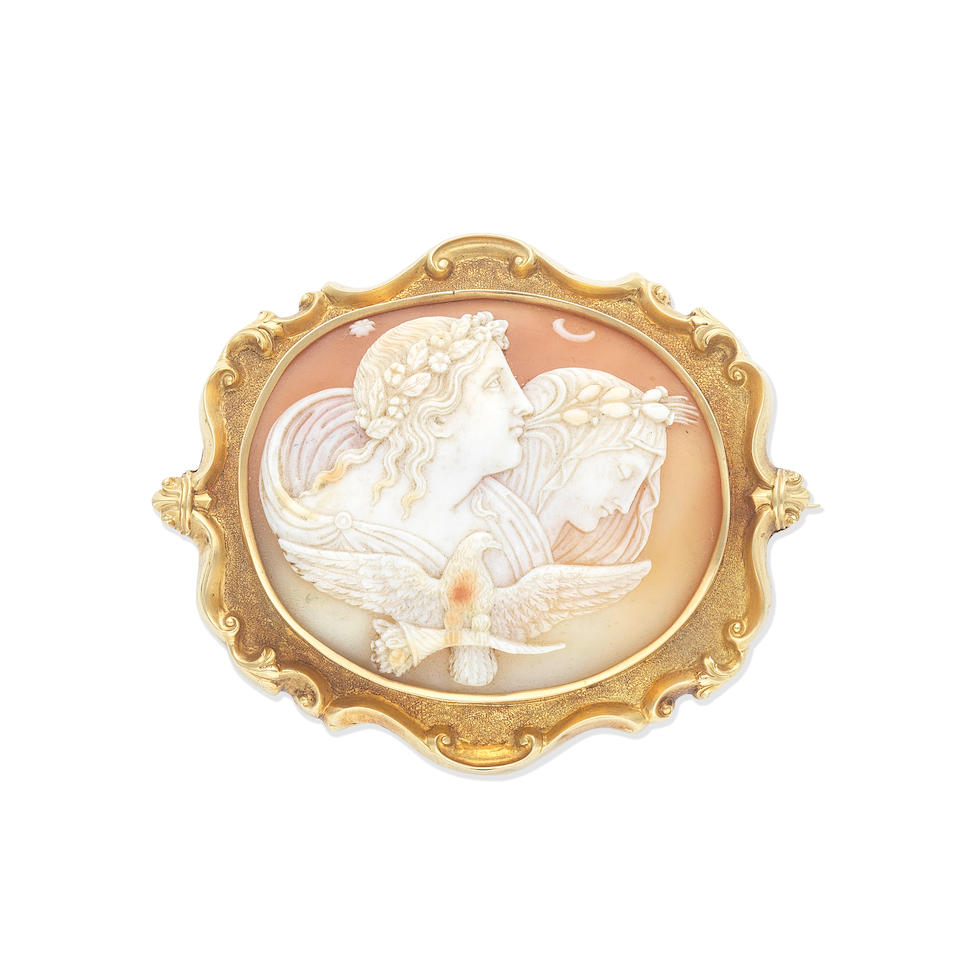 GOLD AND SHELL CAMEO BROOCH, MID 19TH CENTURY