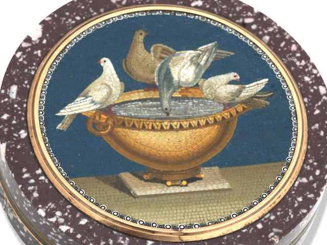 A GOLD-MOUNTED MICRO MOSAIC AND PORPHYRY BOX AND COVER Early 19th century