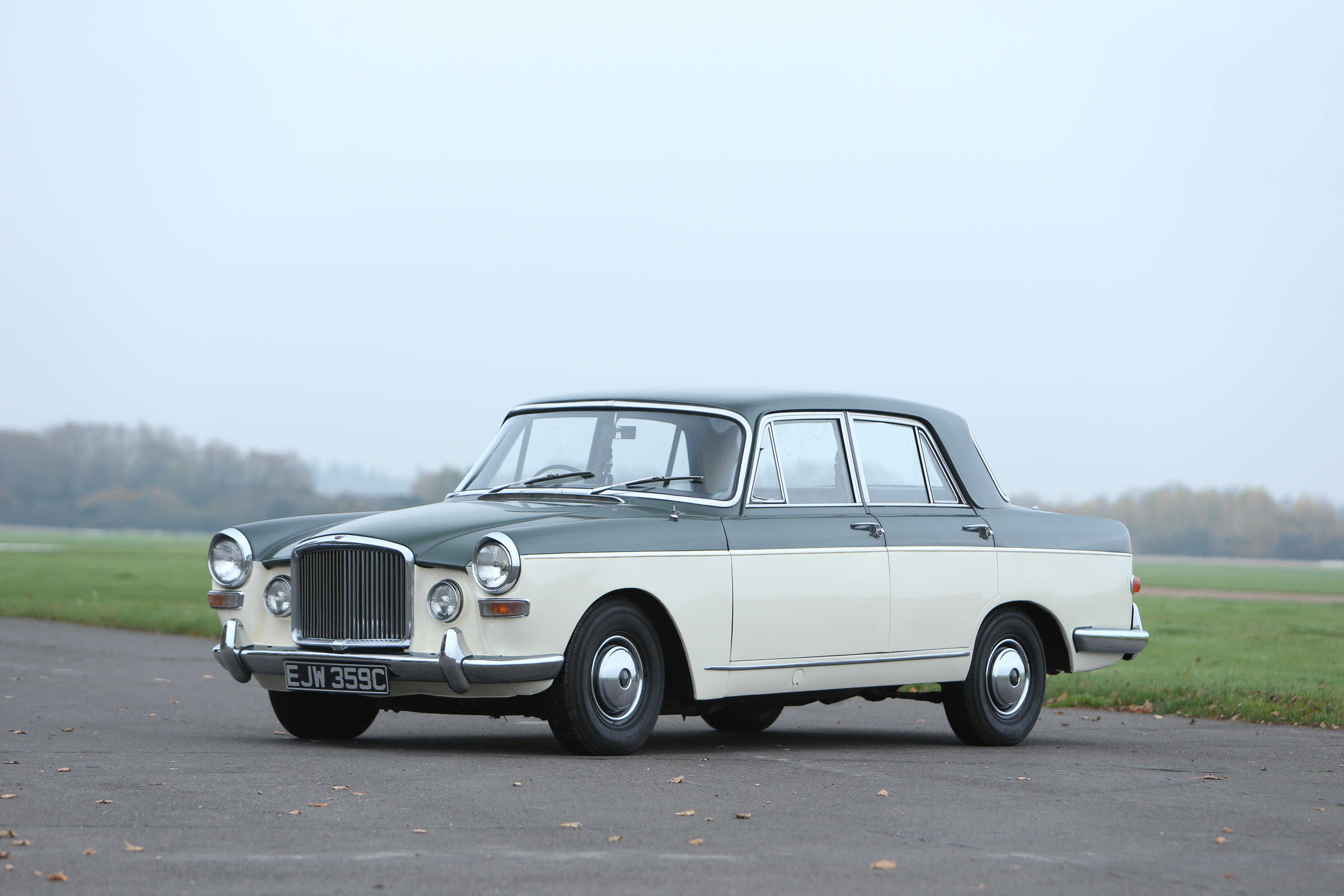 Bonhams Cars 1965 Vanden Plas Princess 4Litre 'R' Saloon Chassis no. V/RS31523 Engine no Bonhams Cars 1965 Vanden Plas Princess 4Litre 'R' Saloon Chassis no. V/RS31523 Engine no