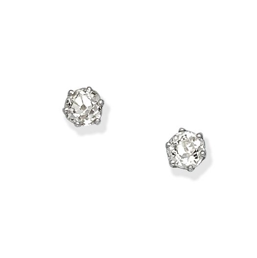 DIAMOND EARSTUDS