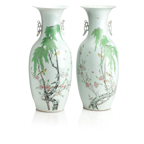 A PAIR OF CHINESE FAMILLE ROSE VASES Late Qing Dynasty (2)