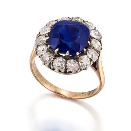 SAPPHIRE AND DIAMOND CLUSTER RING image 5