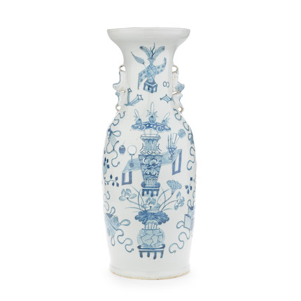 A CHINESE BLUE AND WHITE TWO-HANDLED VASE 20th century image 1