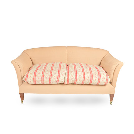 AN UPHOLSTERED 'PORTARLINGTON' SOFA MADE BY HOWARD & SONSEarly 20th century image 1