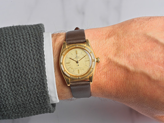 Rolex. Montre bracelet en or jaune 18K (750) bubble back mouvement automatique Rolex. An 18K gold automatic bubble back wristwatch   Oyster Perpetual, Ref 3372, Circa 1946 image 2
