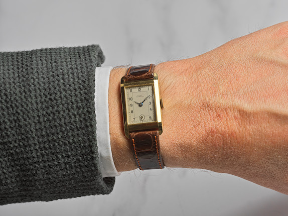 A. Lange, Glashütte. Montre bracelet en or jaune 14K (585) de frome rectangulaire mouvement mécanique A. Lange, Glashütte. A 14K gold rectangular manual wind wristwatch  Circa 1920 image 2