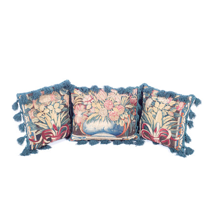 A pair of cushions of tapestry 17th century, French image 1