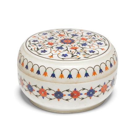 An Indian white marble and pietra dura inlaid bowl and cover Agra, late 19th / early 20th century, inspired by the pietra dura work in the Taj Mahal image 1