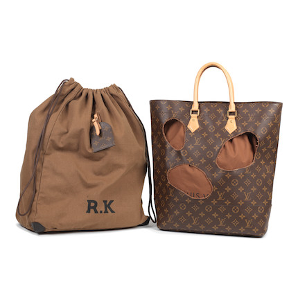 Bonhams : Louis Vuitton x Rei Kawakubo A Monogram 'Burnt' Sac Plat, 2014  Iconoclasts Collection (includes Iconoclasts booklet, luggage tag and dust  bag)