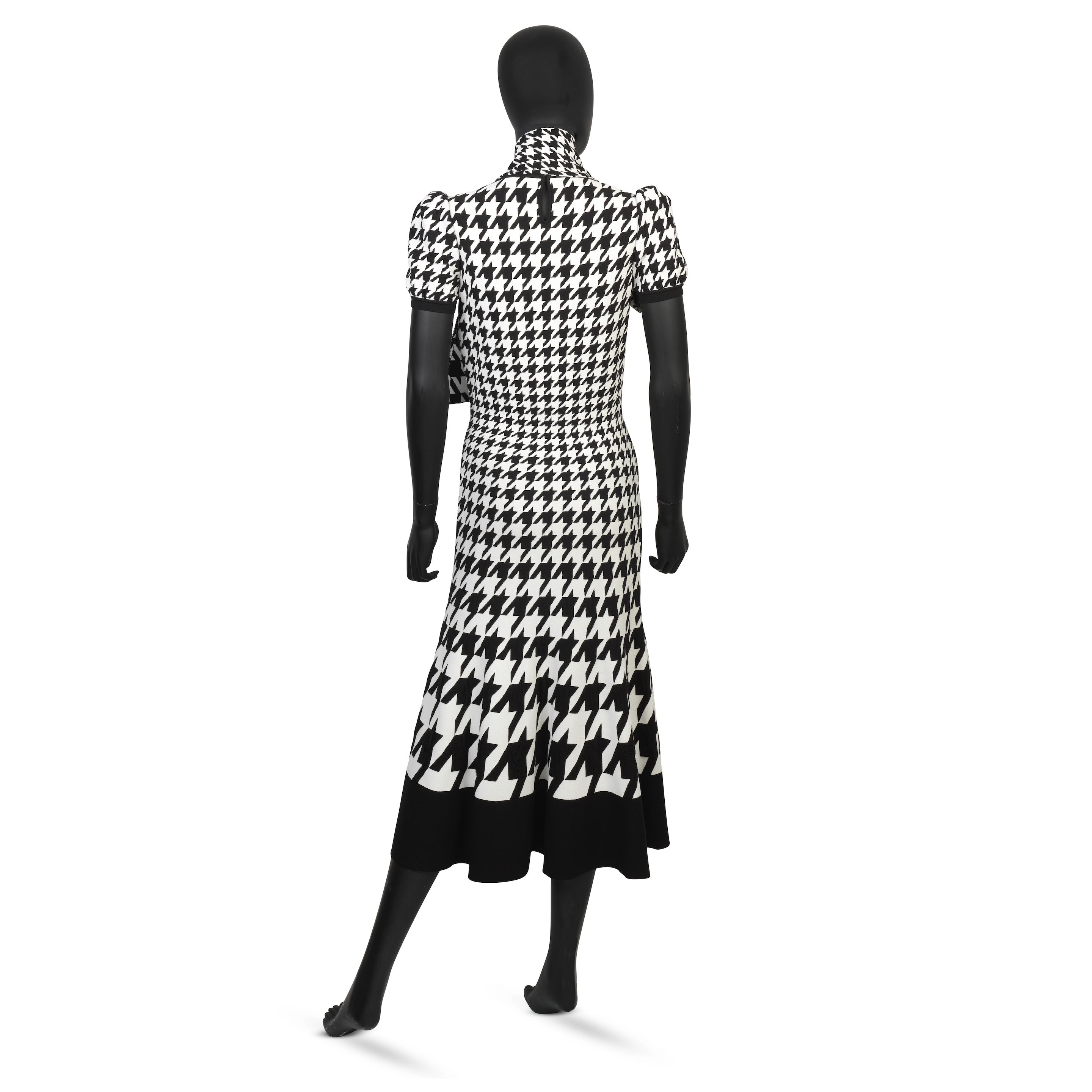alexander mcqueen black and white dress McQueen Fall 2008 Ready-to-Wear Fashion Show