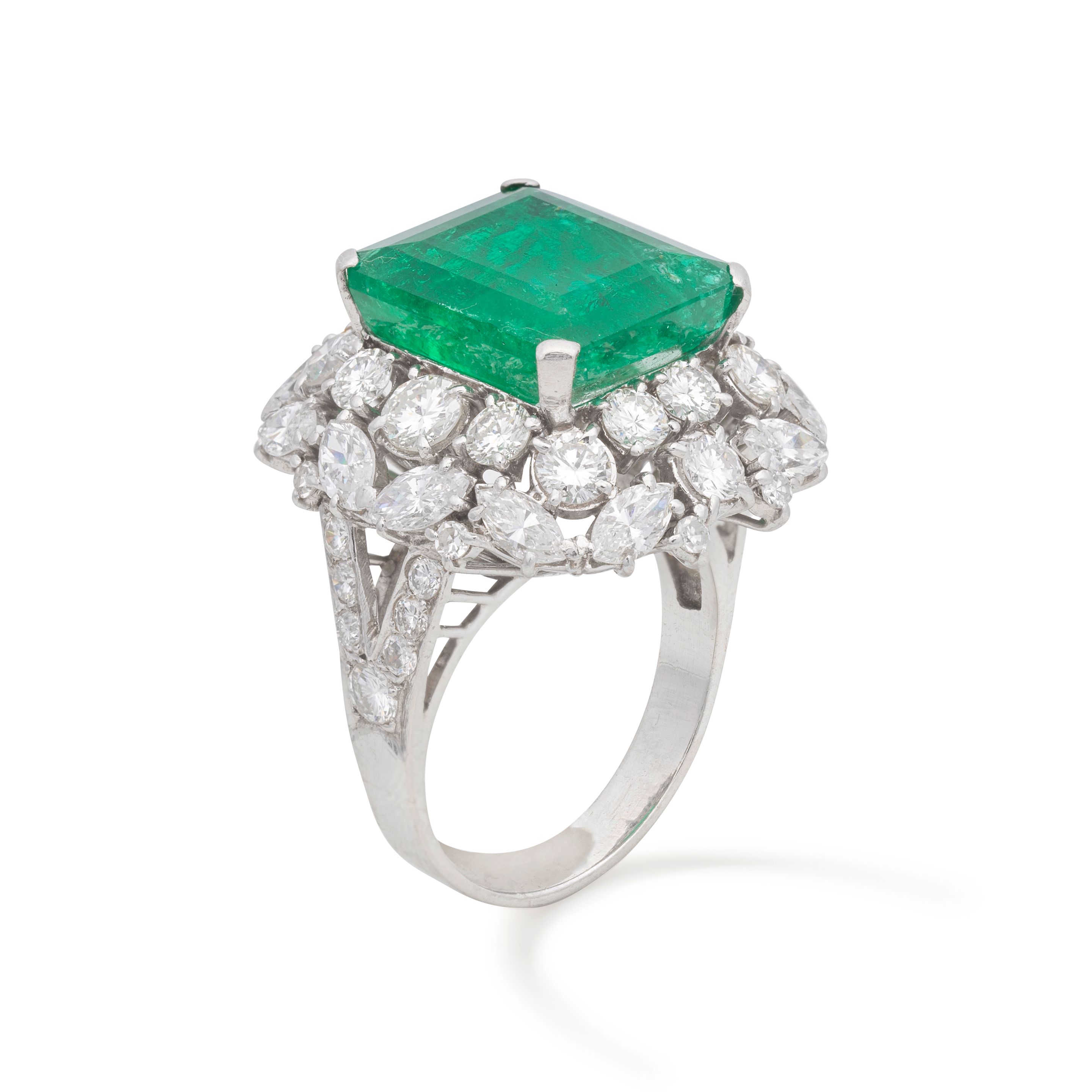 EMERALD AND DIAMOND RING