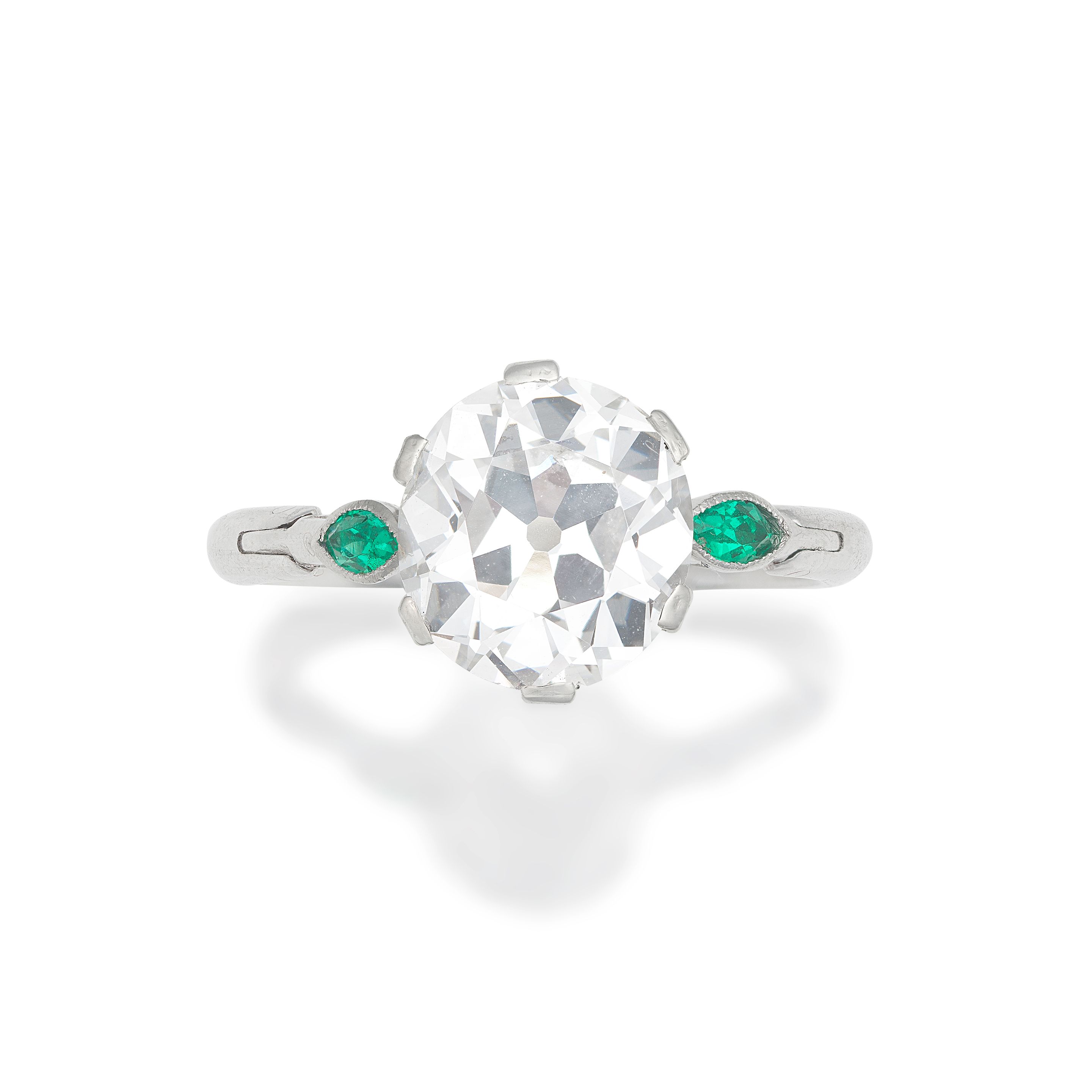 DIAMOND AND EMERALD RING