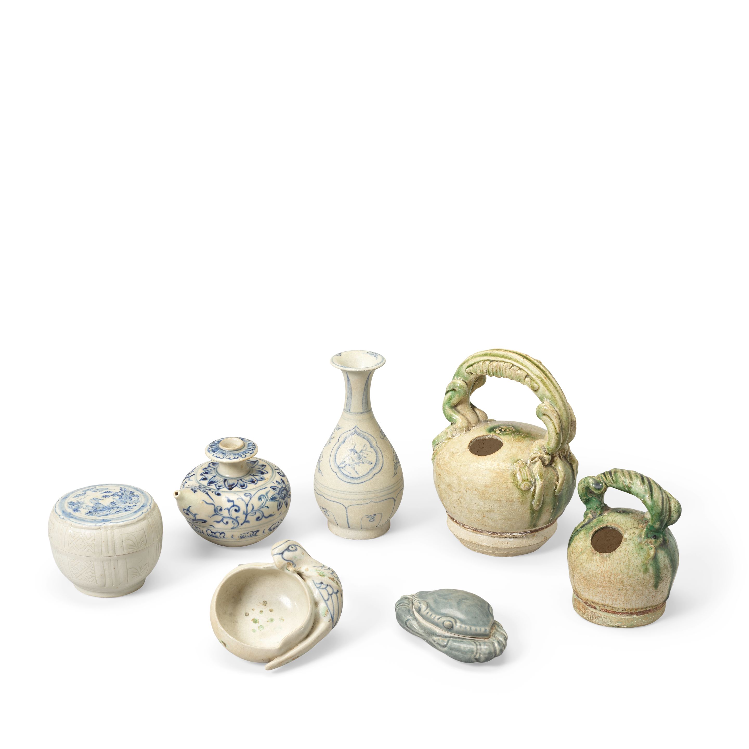 A SELECTION OF SMALL BLUE AND WHITE ITEMS AND TWO GREEN-GLAZED LIME POTS Vietnam, 15th-18th Century
