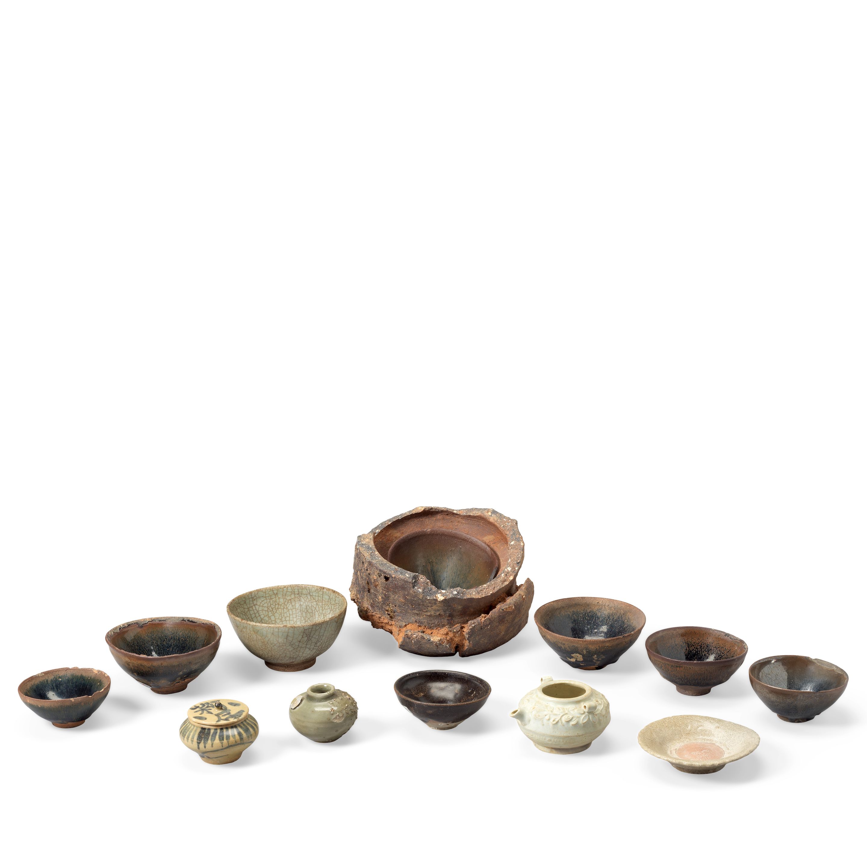 A GROUP OF MISCELLANEOUS CERAMIC BOWLS AND VESSELS Song and Yuan to Ming Dynasty
