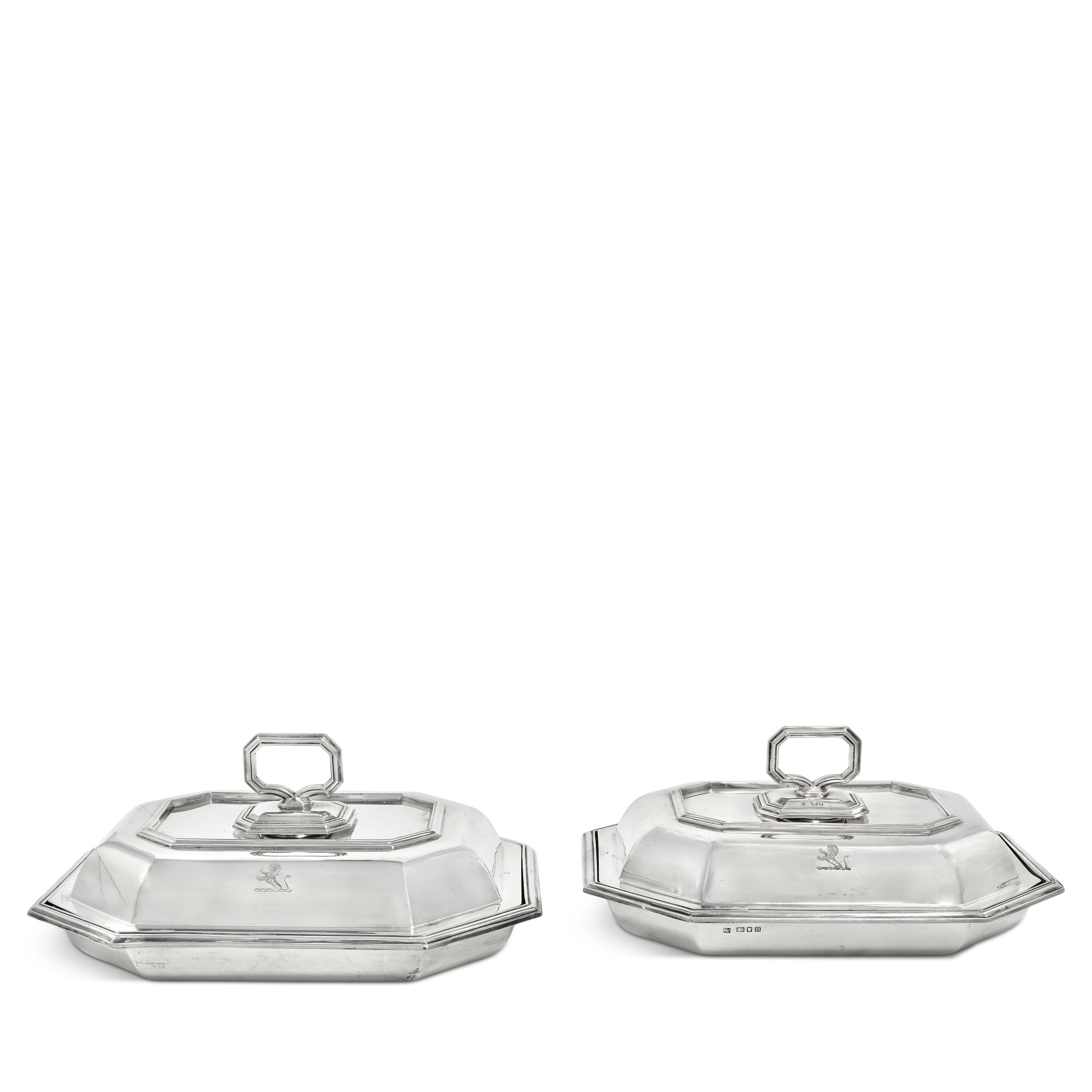 A pair of silver entrée dishes and covers D & J Wellby Ltd London 1928