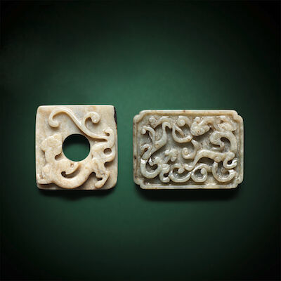 A GREY JADE CHILONG DISC AND A PALE GREEN JADE 'CHILONG' BUCKLE Yuan/Ming Dynasty (2)