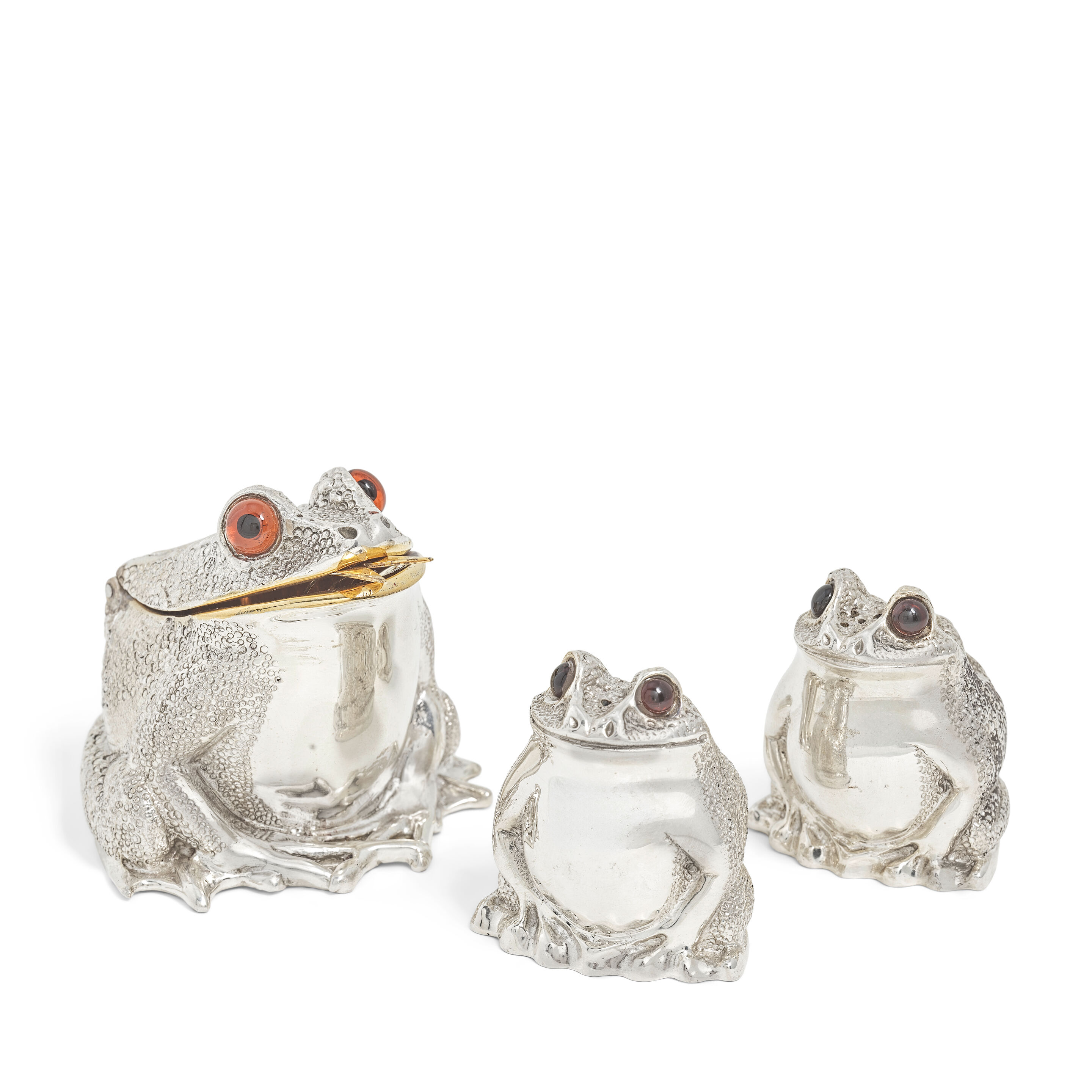 A novelty silver three-piece 'frog' condiment set William Comyns, London 2003