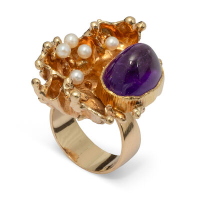 John Rørvig: An amethyst and pearl ring, mounted in 14k gold. W. 3.5 cm. Size app. 57.5.