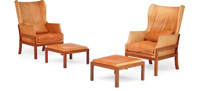 Mogens Koch: A pair of mahogany wingback chairs with matching footstools. Upholstered with patinated natural leather. (4) A pair of mahogany wingback chairs with matching footstools. Sides, back and loose cushions upholstered with patinated natural leather fitted with leather-covered nails. Designed
